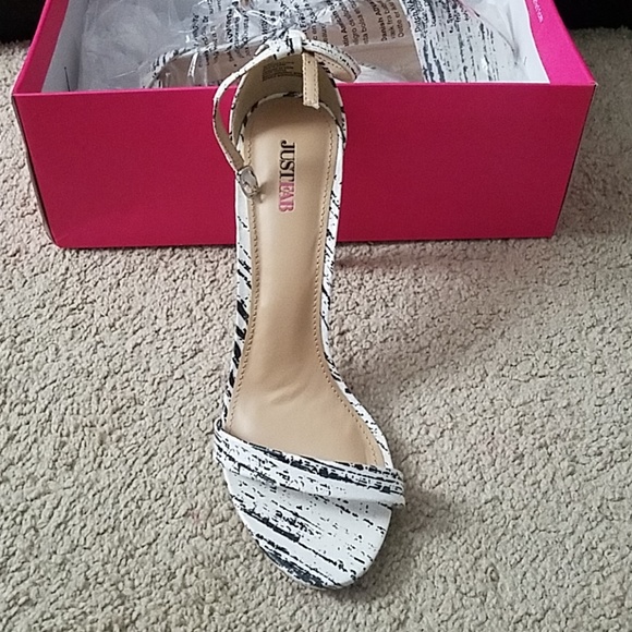 Shoes - Picture 4 of 5